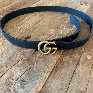 Gucci Women’s Marmont Leather Logo Belt (0.5 inch)